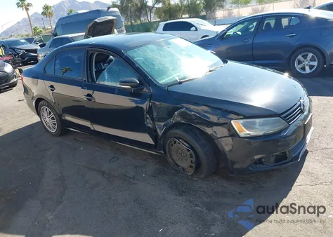 2014 Volkswagen Jetta 1.8T Se z USA, uszkodzony, nr VIN 3VWD17AJ6EM424749